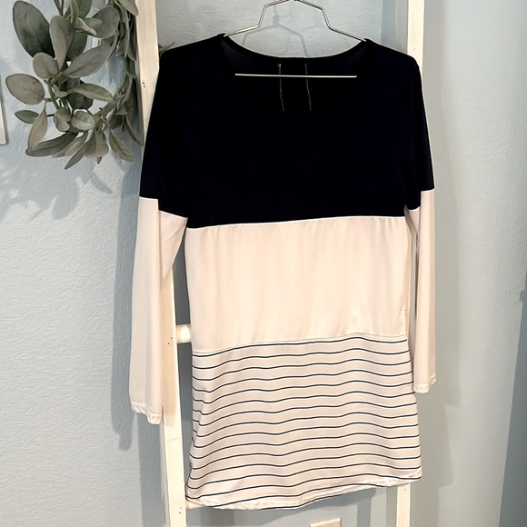 Tops - Color Block long sleeve Tunic